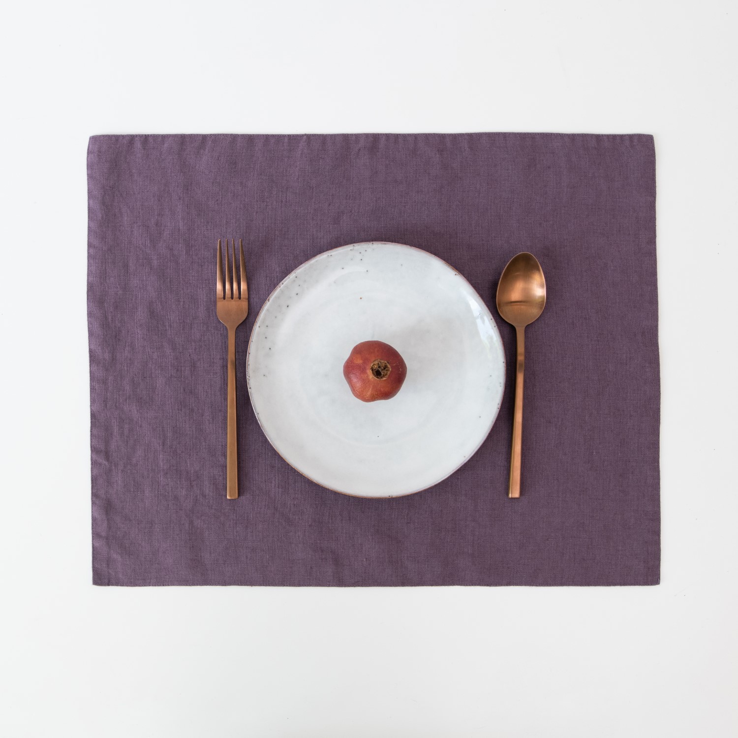 Hotelpro hotelska oprema Laneni podmetač za tanjur - montana grape - 35 x 45 ( 4 komada ) product image