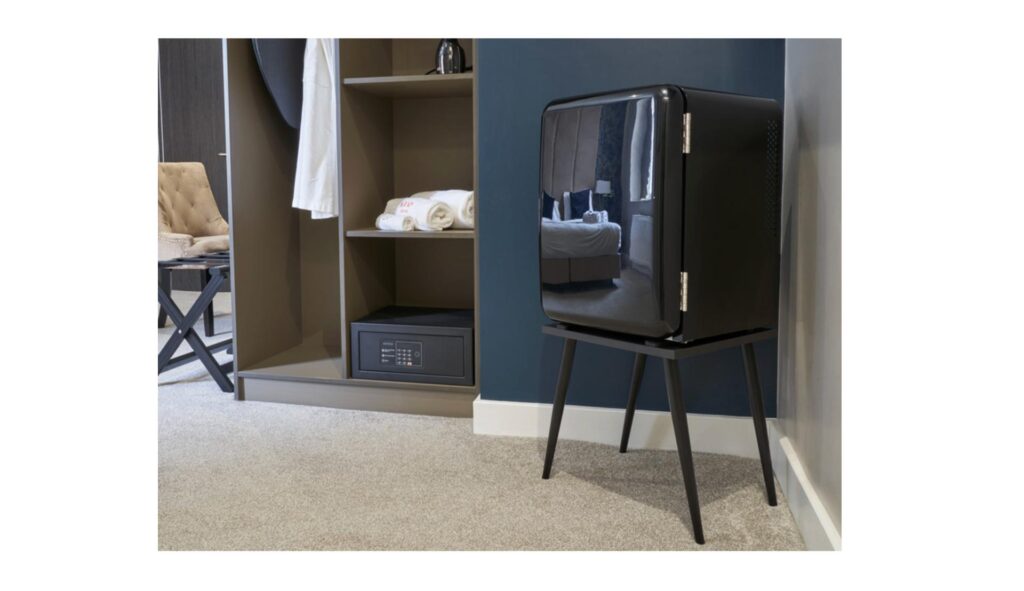 RADLEY 40L MINIBAR RETRO CRNI