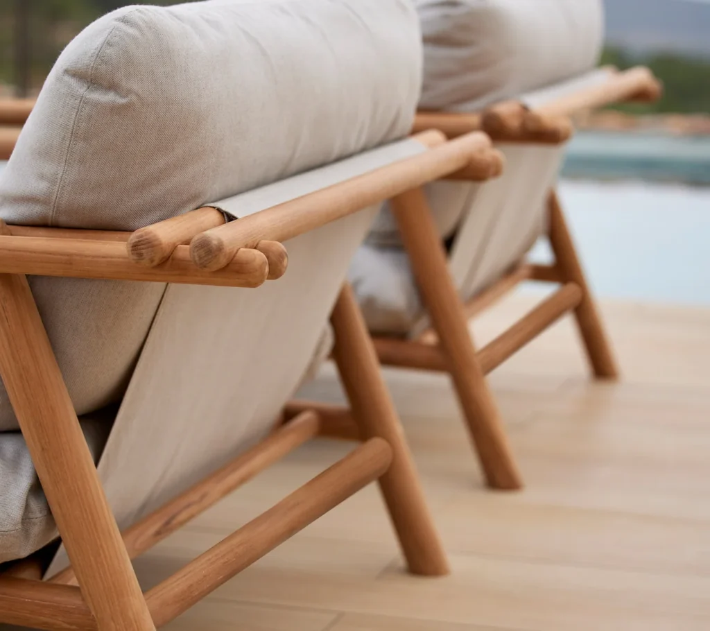 Sticks_lounge_teak_back_5180_fe6160a4-f0ba-4007-bedd-28a34ee7f42b_1296x
